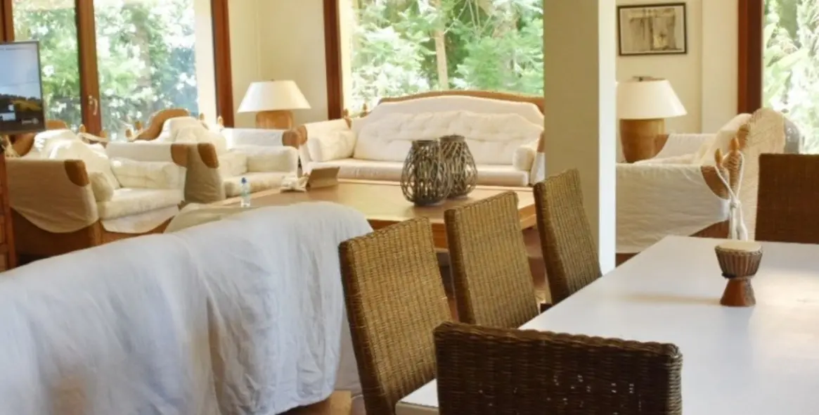 Продажа  отдельно стоящей виллы в San Roque 9