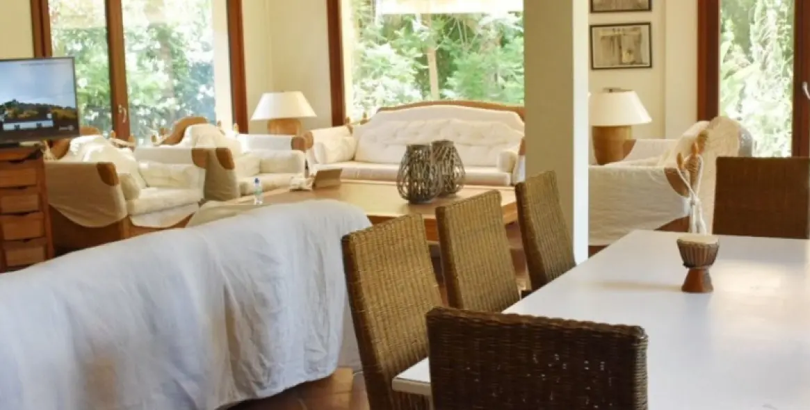 Продажа  отдельно стоящей виллы в San Roque 10