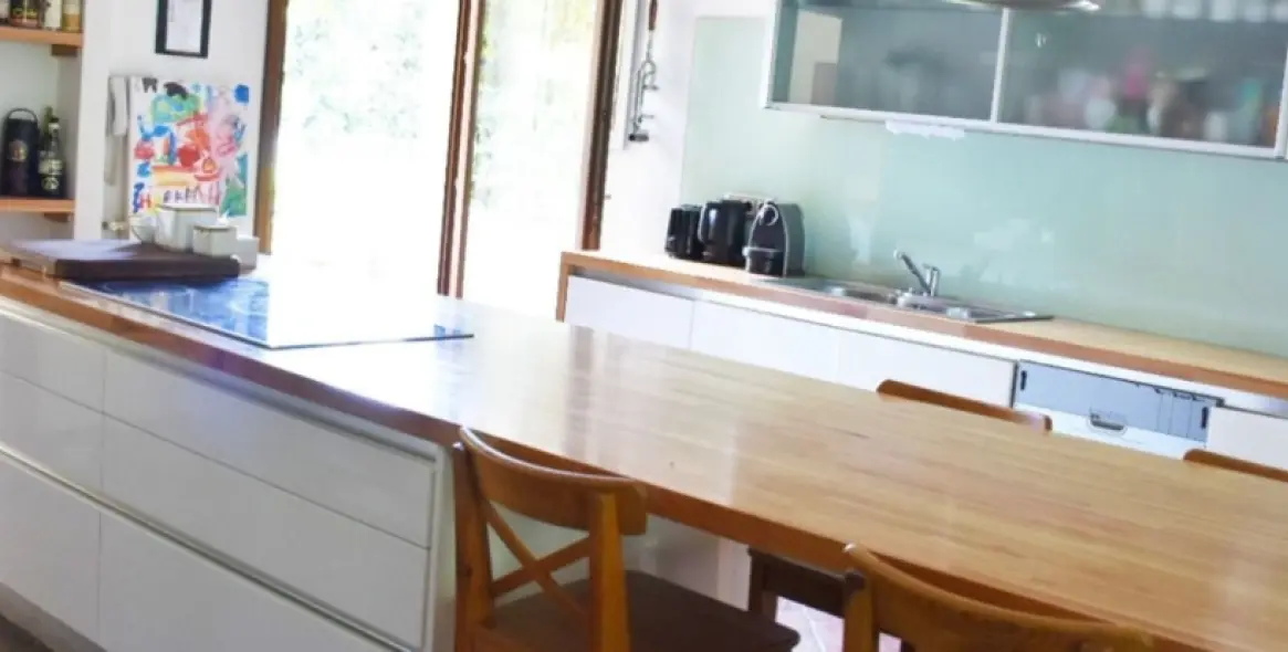 Продажа  отдельно стоящей виллы в San Roque 12