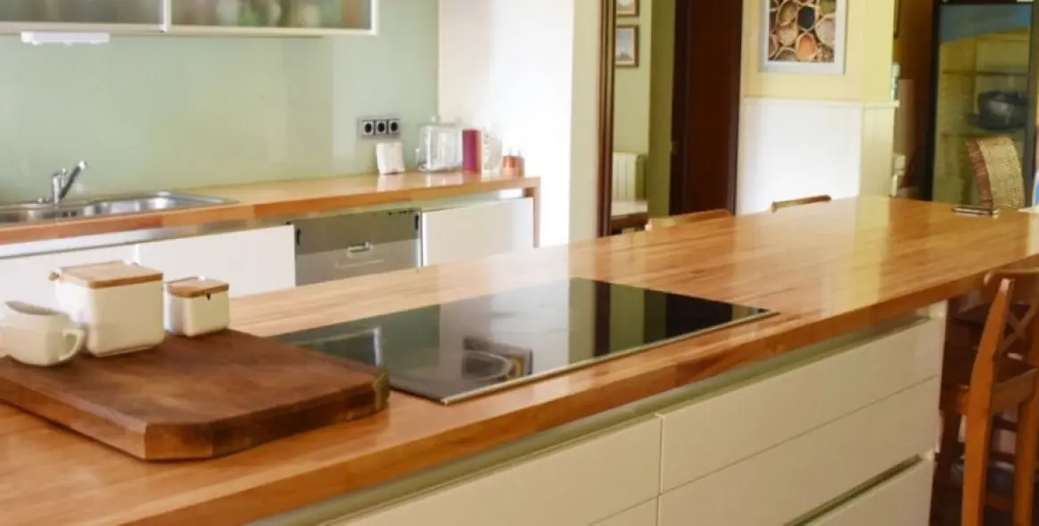 Продажа  отдельно стоящей виллы в San Roque 13