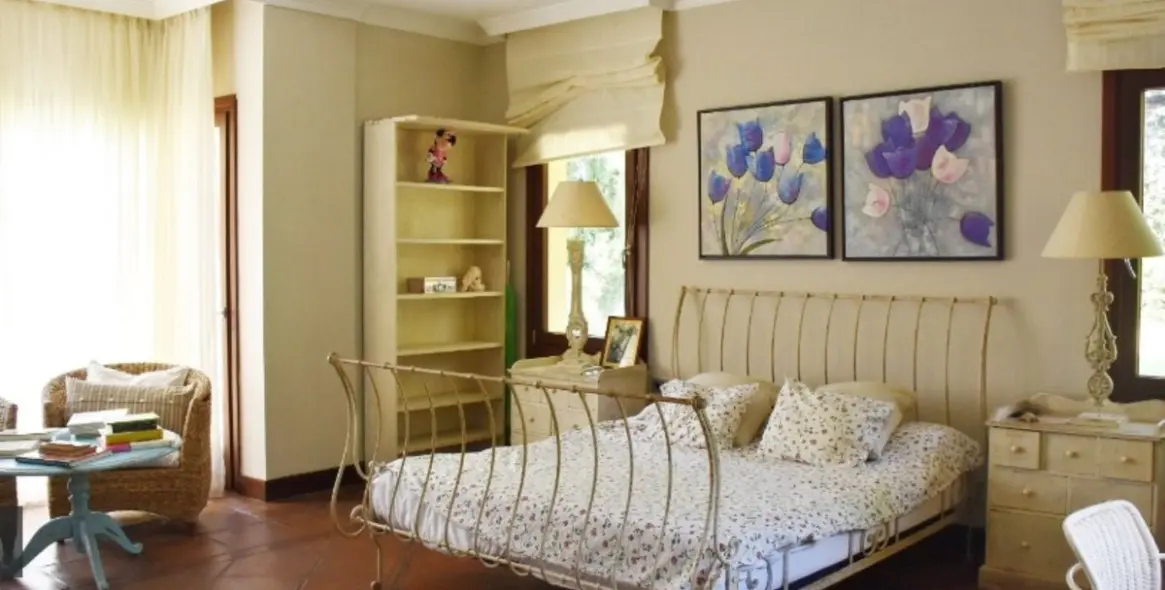 Продажа  отдельно стоящей виллы в San Roque 19