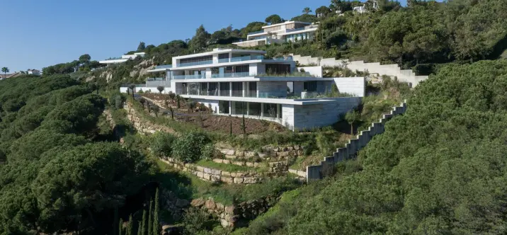 Продажа  отдельно стоящей виллы в Sotogrande 1