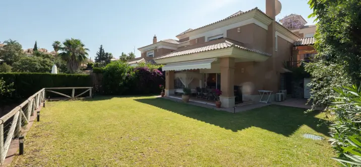 Long-term rent of townhouse in Santa Clara 2