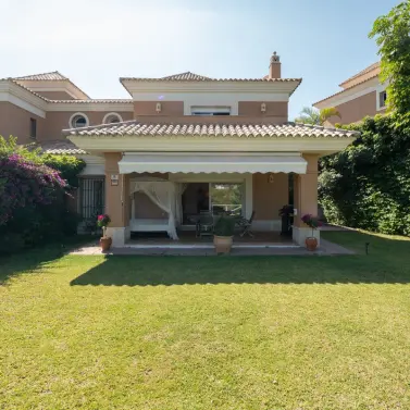 Long-term rent of townhouse in Santa Clara