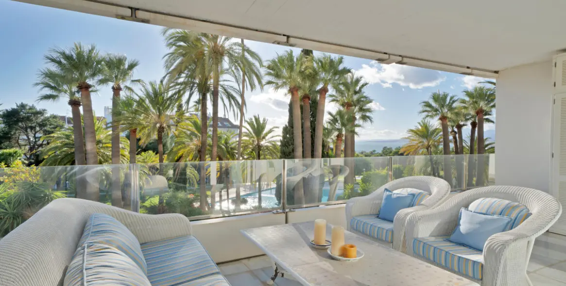 Long-term rent of middle floor apartment in Río Real 1