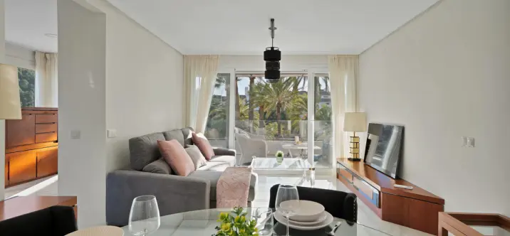 Long-term rent of middle floor apartment in Río Real 1