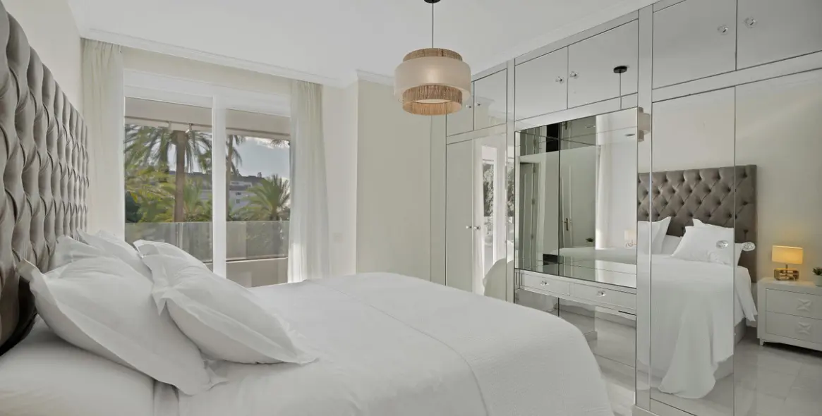 Long-term rent of middle floor apartment in Río Real 3