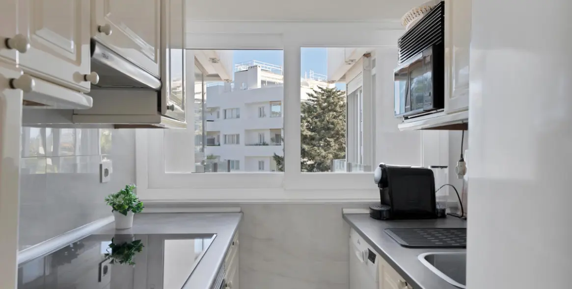 Long-term rent of middle floor apartment in Río Real 4