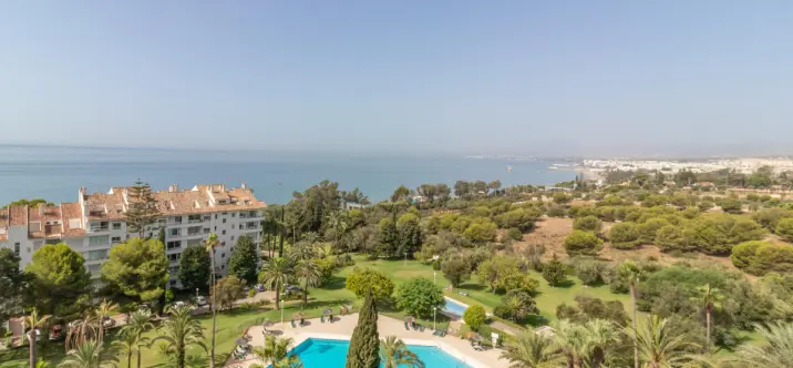 Long-term rent of middle floor apartment in Río Real 4