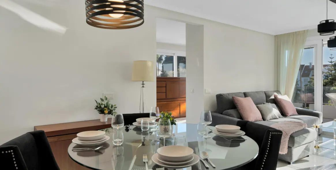 Long-term rent of middle floor apartment in Río Real 9