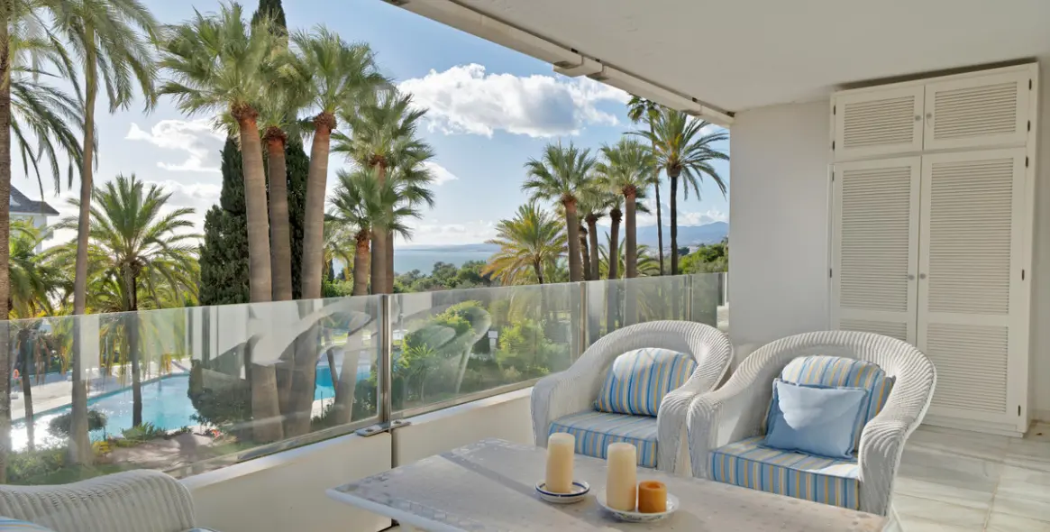 Long-term rent of middle floor apartment in Río Real 12