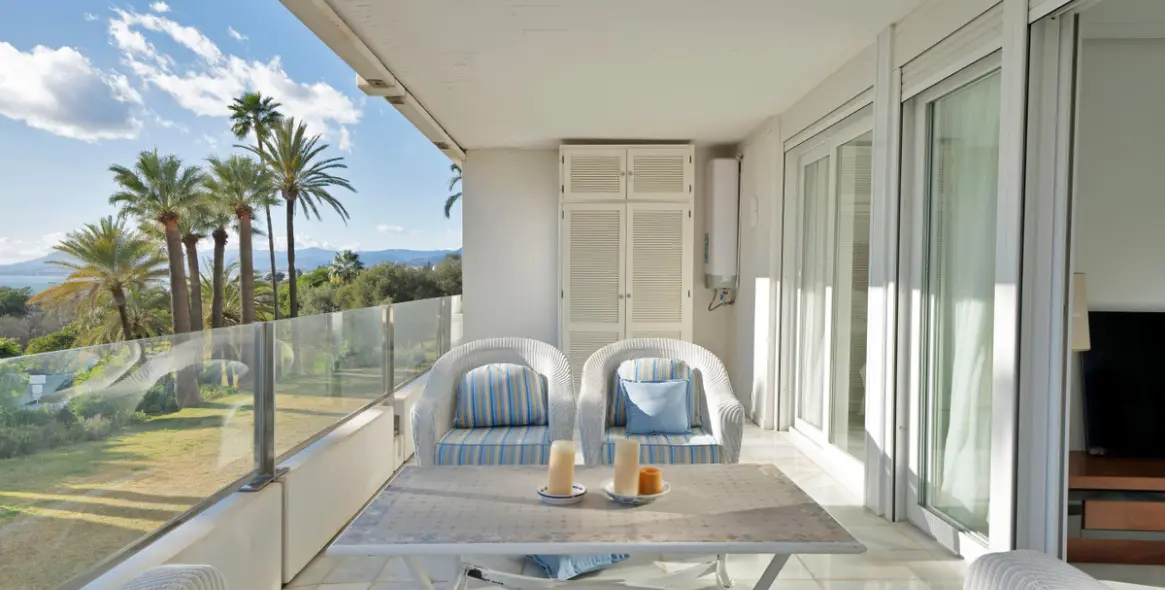 Long-term rent of middle floor apartment in Río Real 13