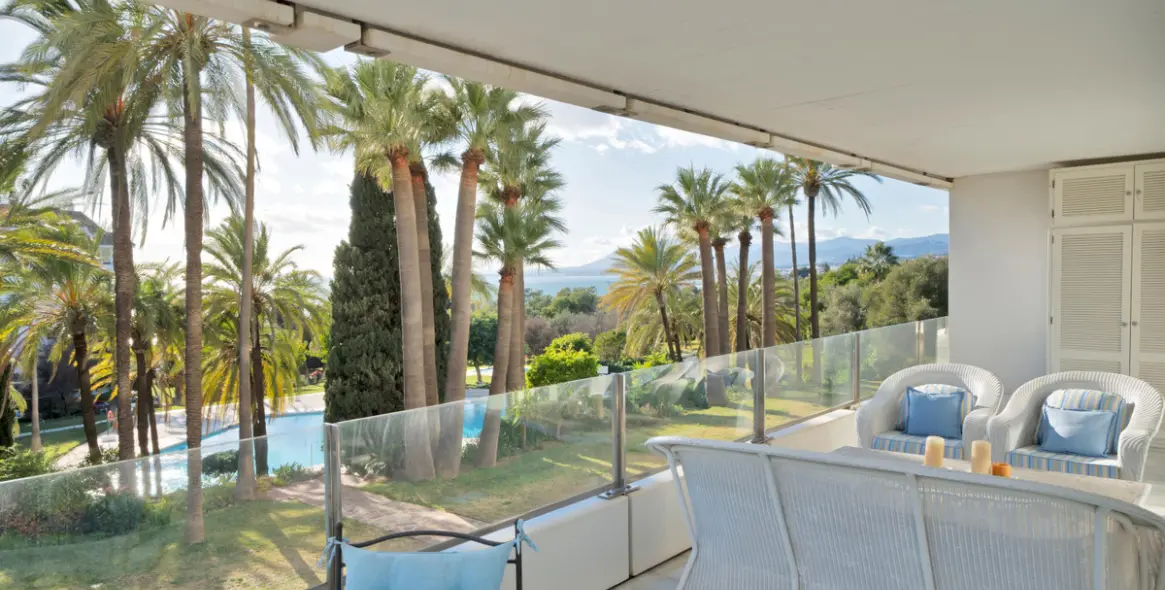 Long-term rent of middle floor apartment in Río Real 15