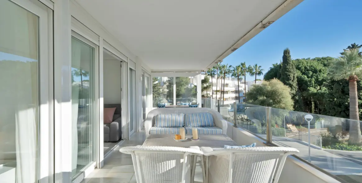 Long-term rent of middle floor apartment in Río Real 16