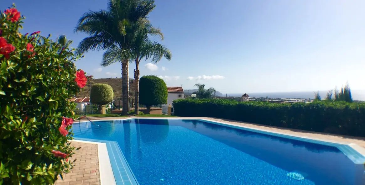 Продажа апартаментов на среднем этаже в Nerja 1