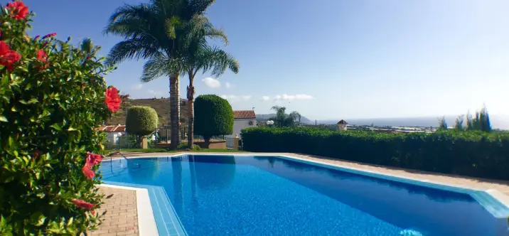 Продажа апартаментов на среднем этаже в Nerja 0