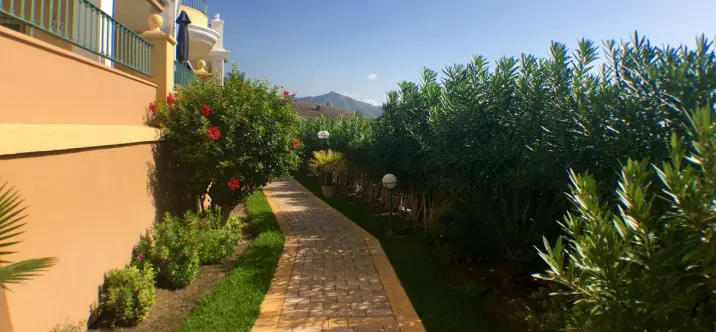 Продажа апартаментов на среднем этаже в Nerja 3