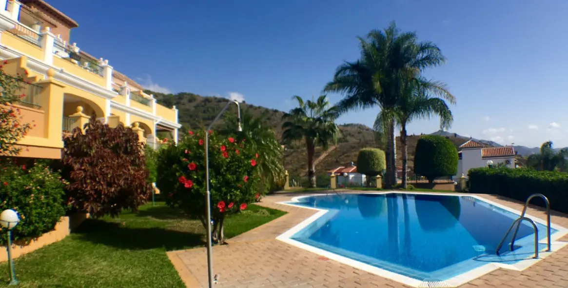 Venta de apartamento en planta media en Nerja 21