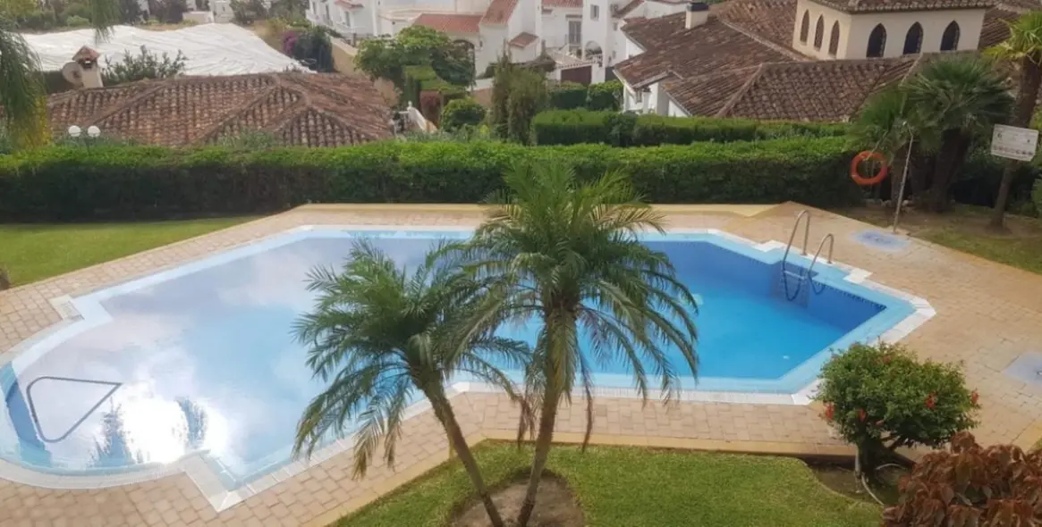 Venta de apartamento en planta media en Nerja 28