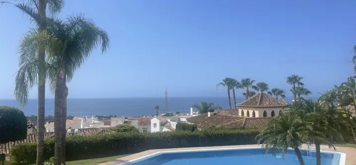 Продажа апартаментов на среднем этаже в Nerja 3