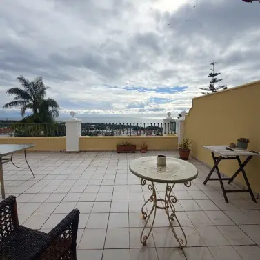 Продажа апартаментов на среднем этаже в Nerja