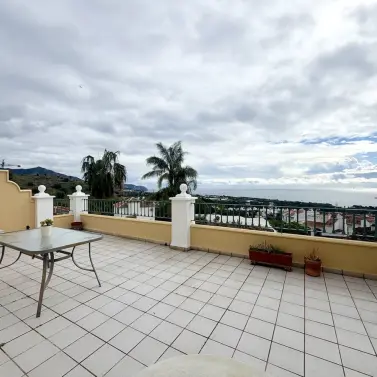 Продажа апартаментов на среднем этаже в Nerja