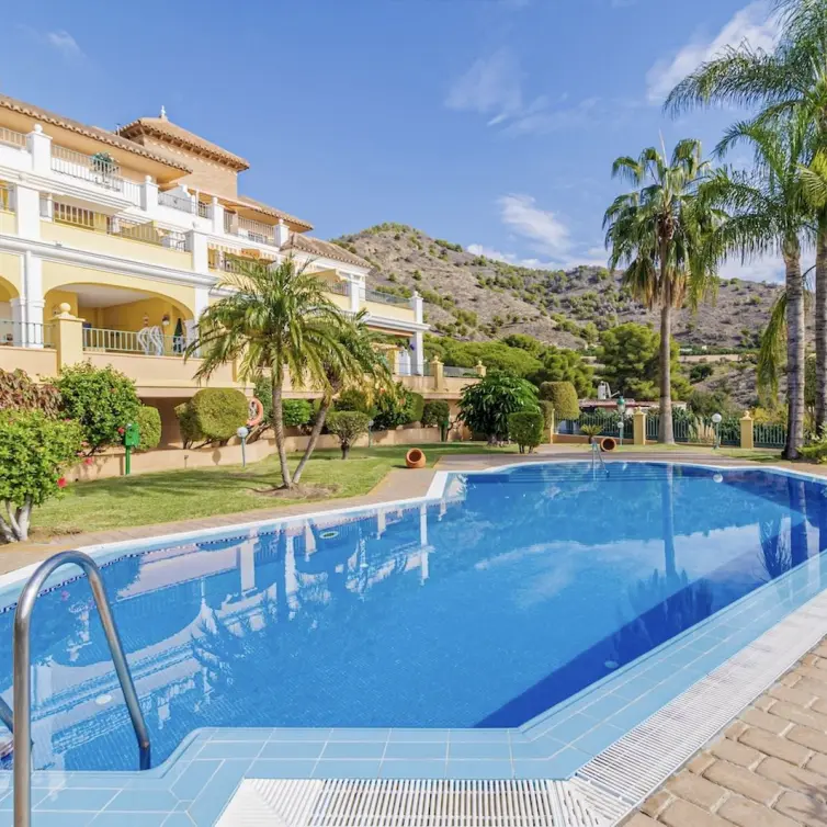 Продажа апартаментов на среднем этаже в Nerja