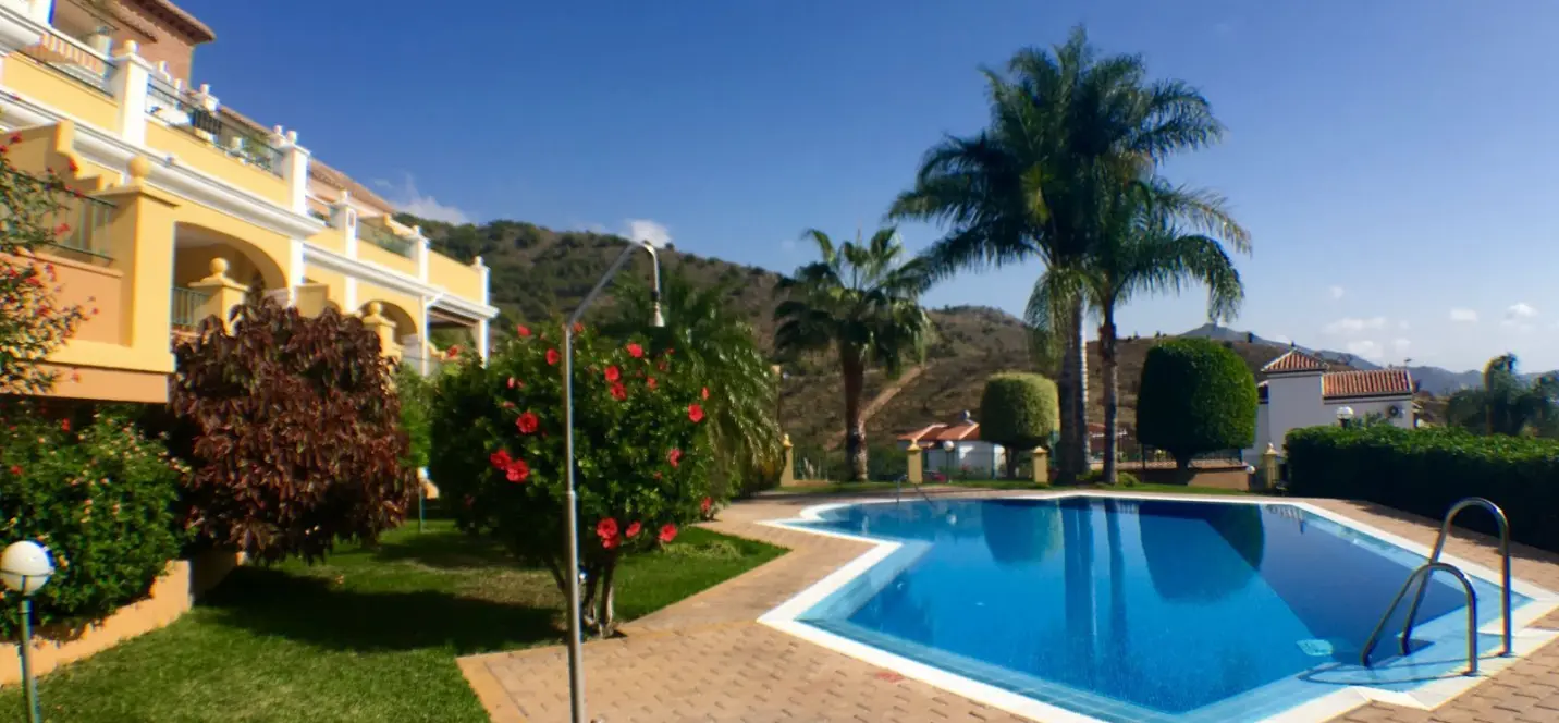 Продажа апартаментов на среднем этаже в Nerja 2