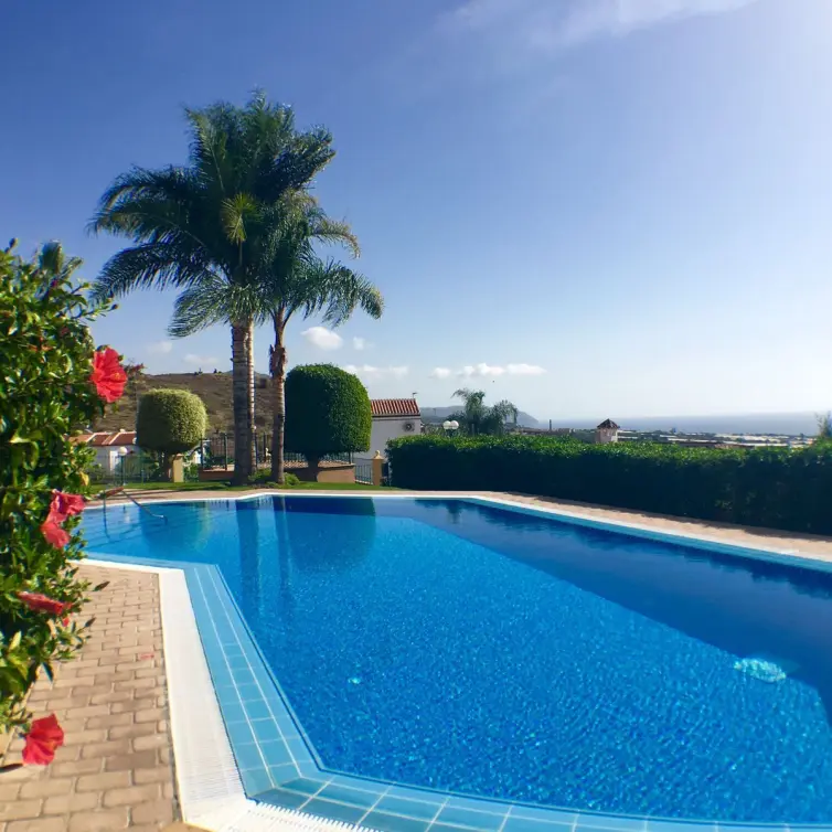 Продажа апартаментов на среднем этаже в Nerja