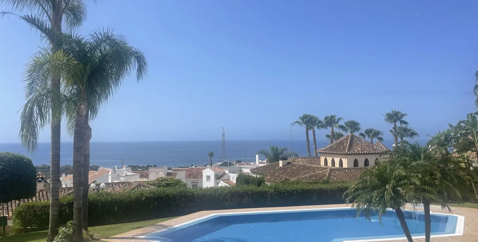 Sale of middle floor apartment in Nerja 6