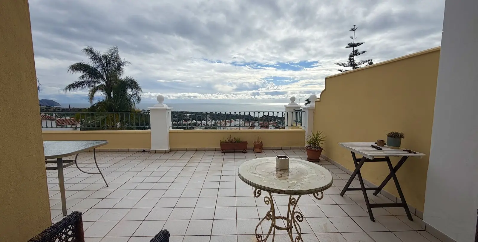 Sale of middle floor apartment in Nerja 7