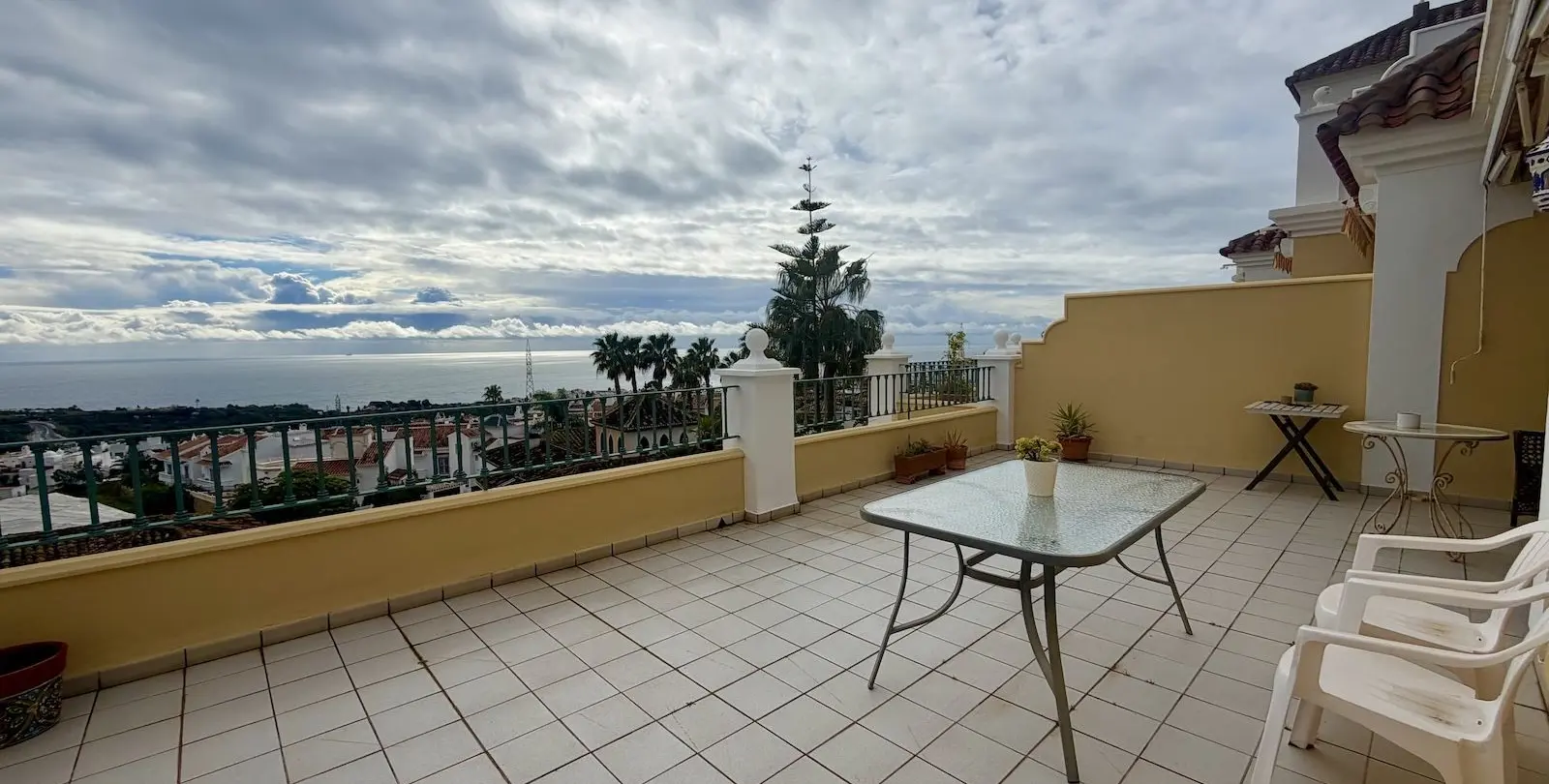 Sale of middle floor apartment in Nerja 8