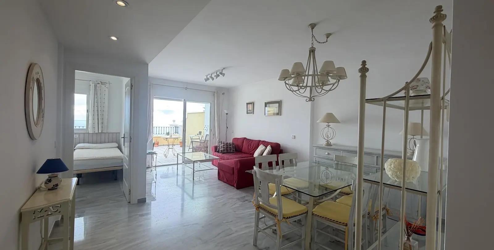 Sale of middle floor apartment in Nerja 9