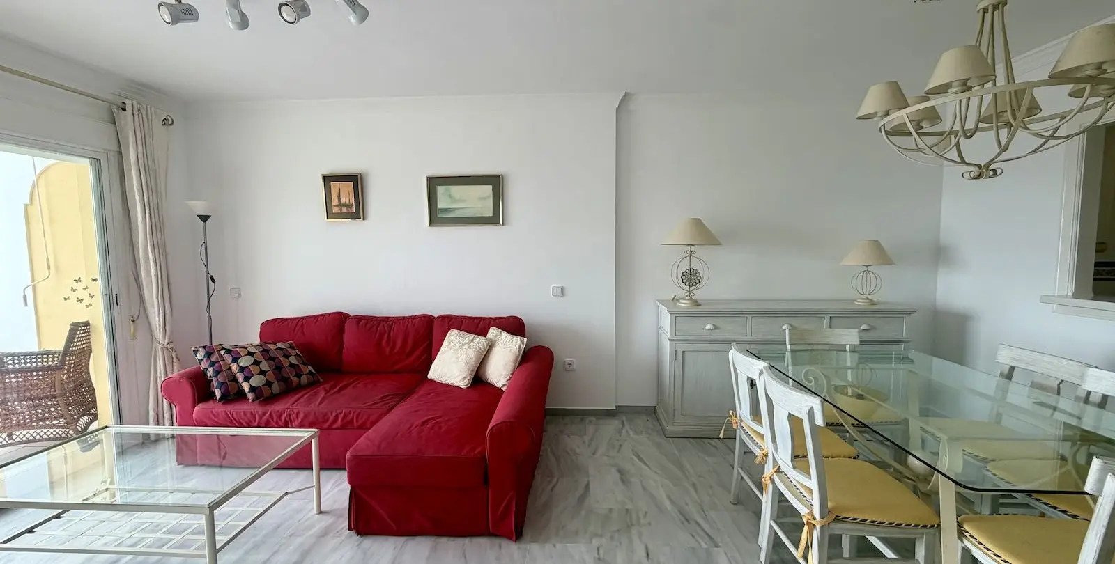Sale of middle floor apartment in Nerja 10