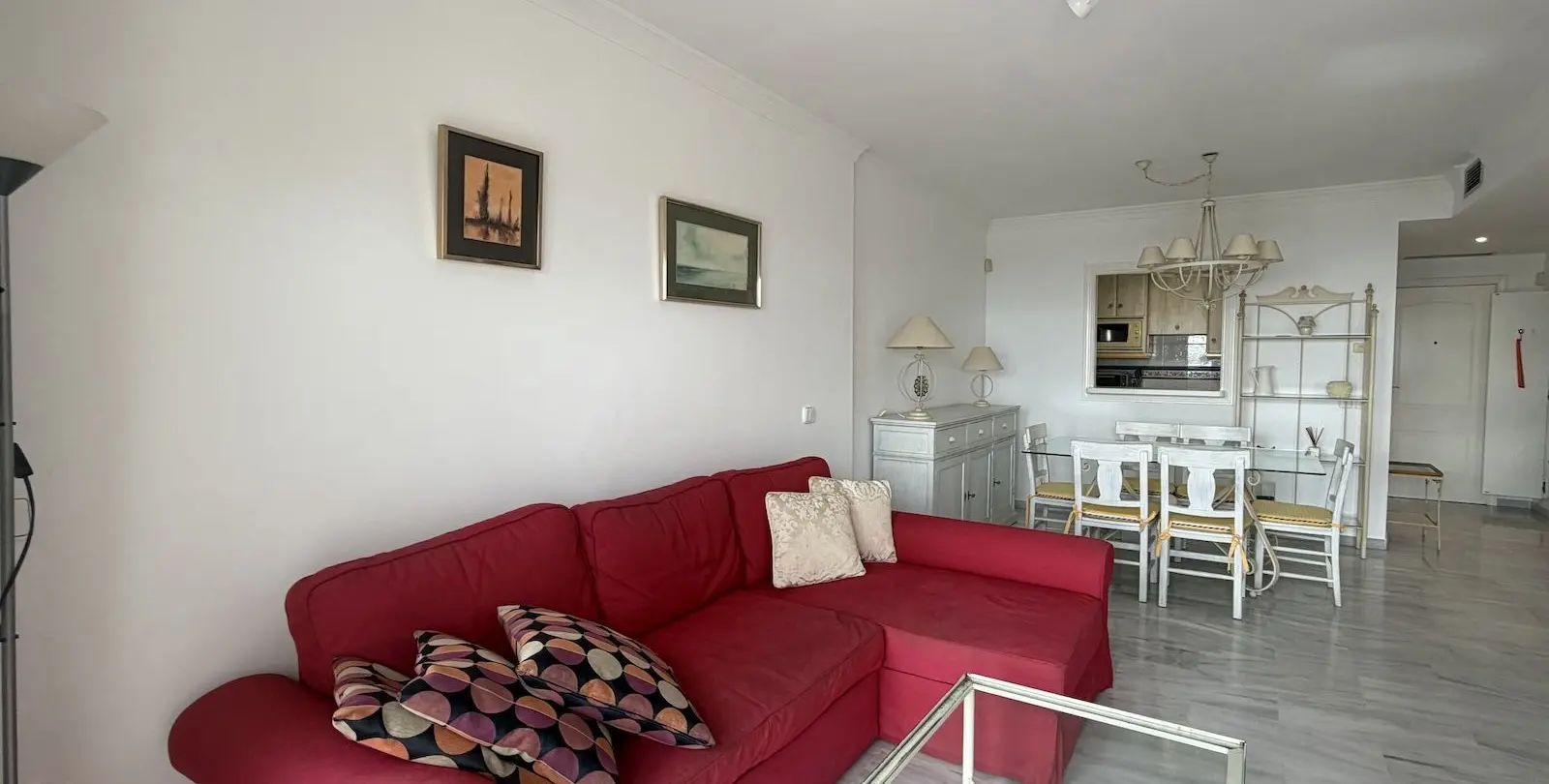 Sale of middle floor apartment in Nerja 11