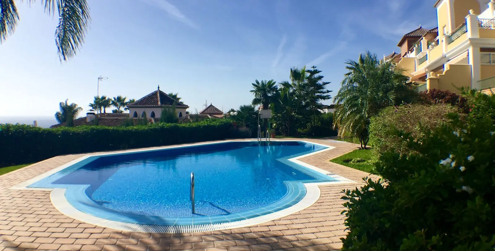 Sale of middle floor apartment in Nerja 23