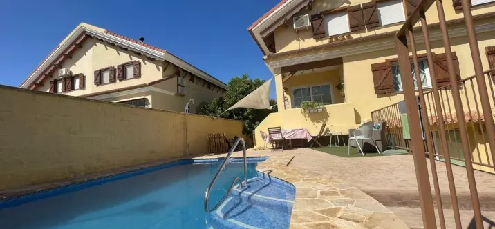 Продажа таунхауса в Alhaurín de la Torre 0