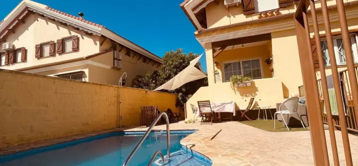 Продажа таунхауса в Alhaurín de la Torre 1