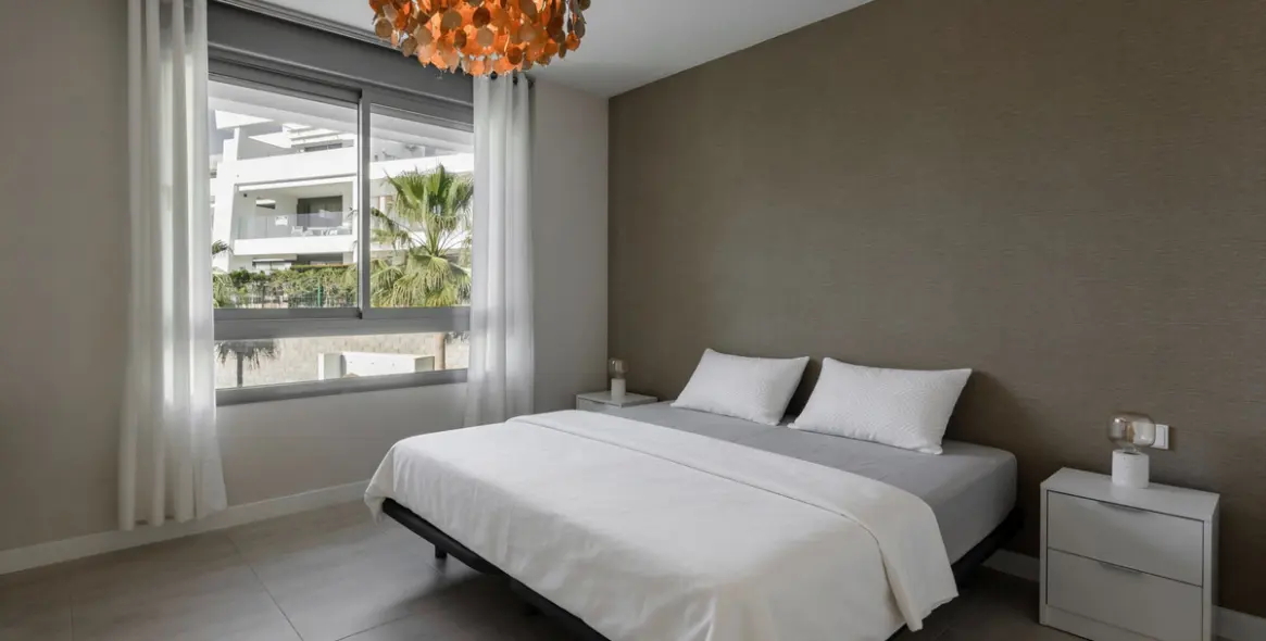 Продажа апартаментов на среднем этаже в Estepona 5