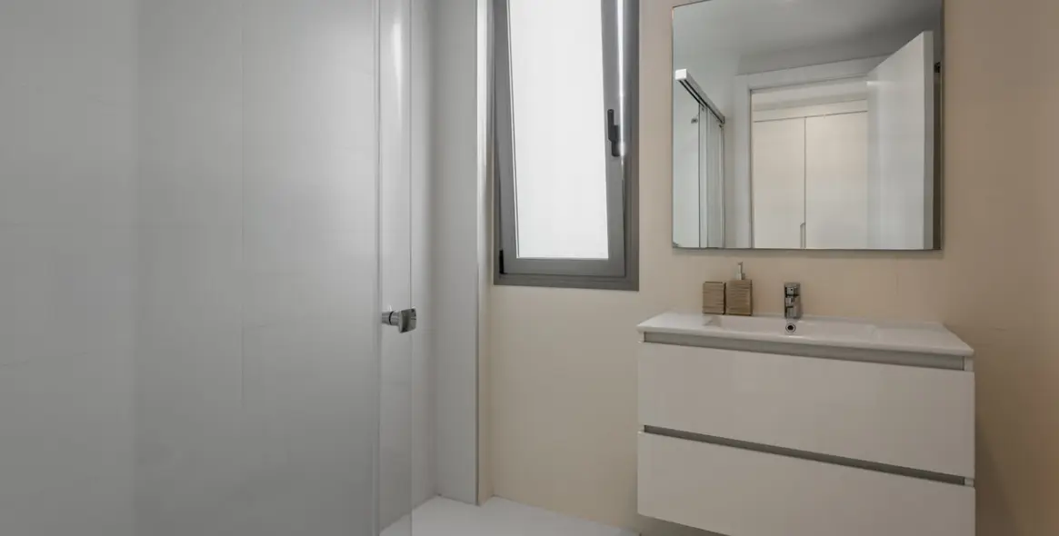 Продажа апартаментов на среднем этаже в Estepona 6