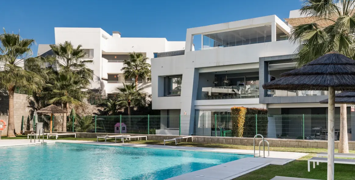 Продажа апартаментов на среднем этаже в Estepona 7