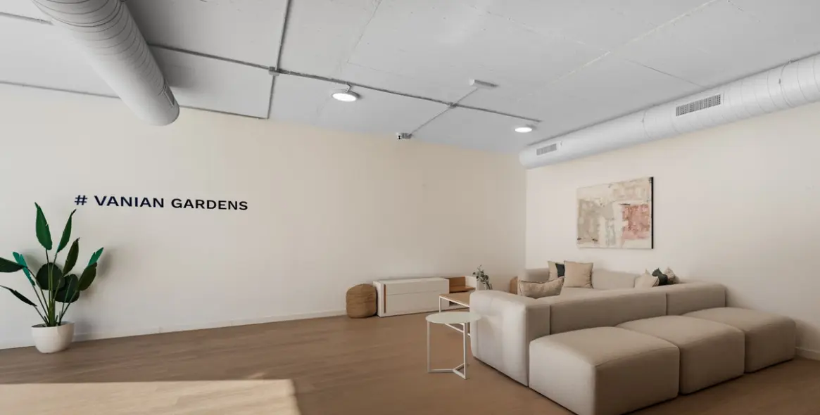 Продажа апартаментов на среднем этаже в Estepona 13