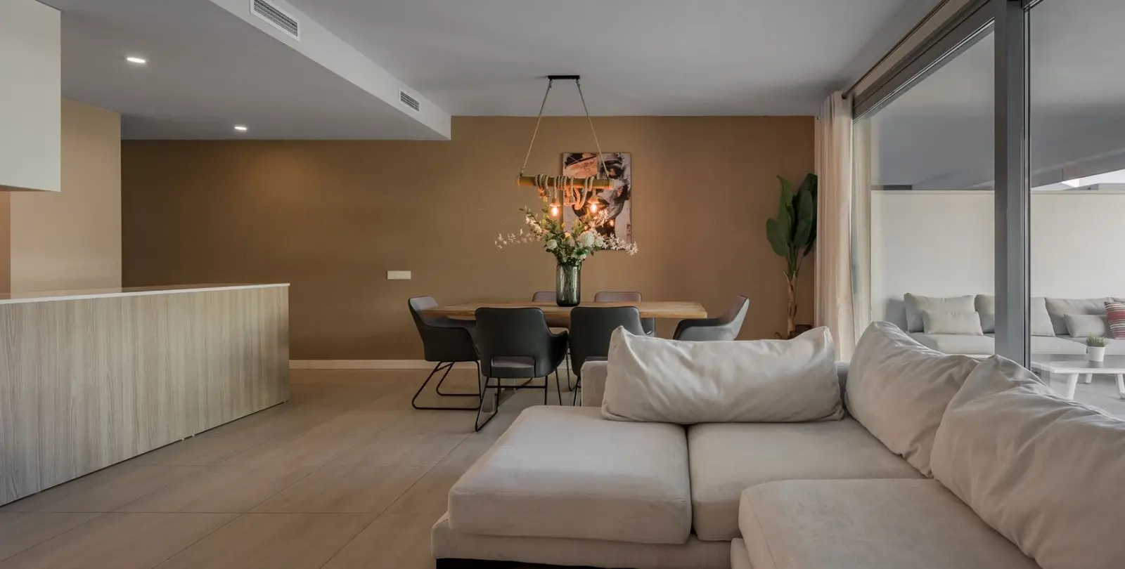 Sale of middle floor apartment in Estepona 4