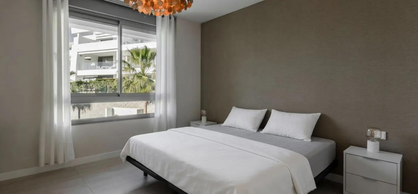 Sale of middle floor apartment in Estepona 4