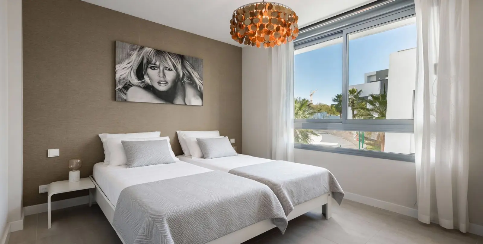 Sale of middle floor apartment in Estepona 18