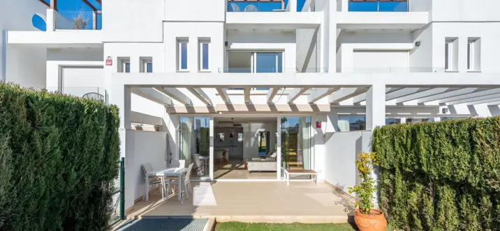 Sale of townhouse in Calahonda 0