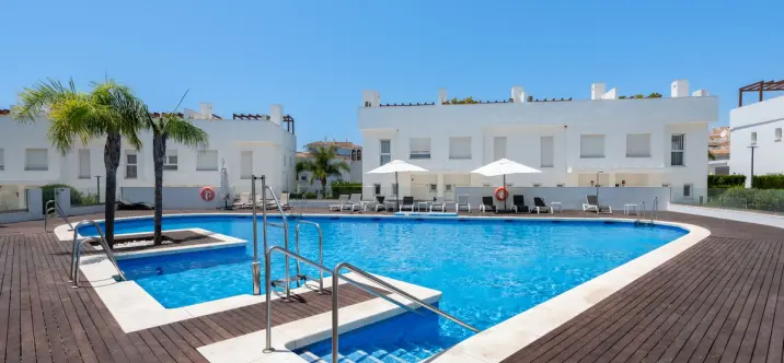 Sale of townhouse in Calahonda 1