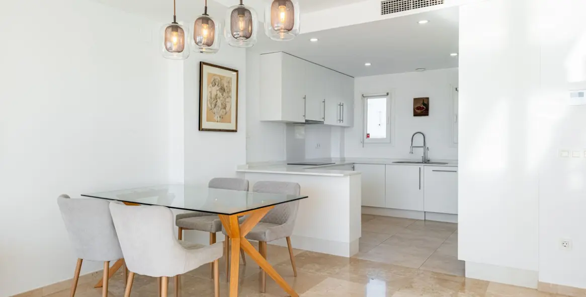 Sale of townhouse in Calahonda 6