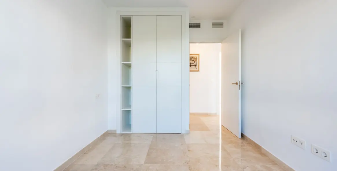 Sale of townhouse in Calahonda 12