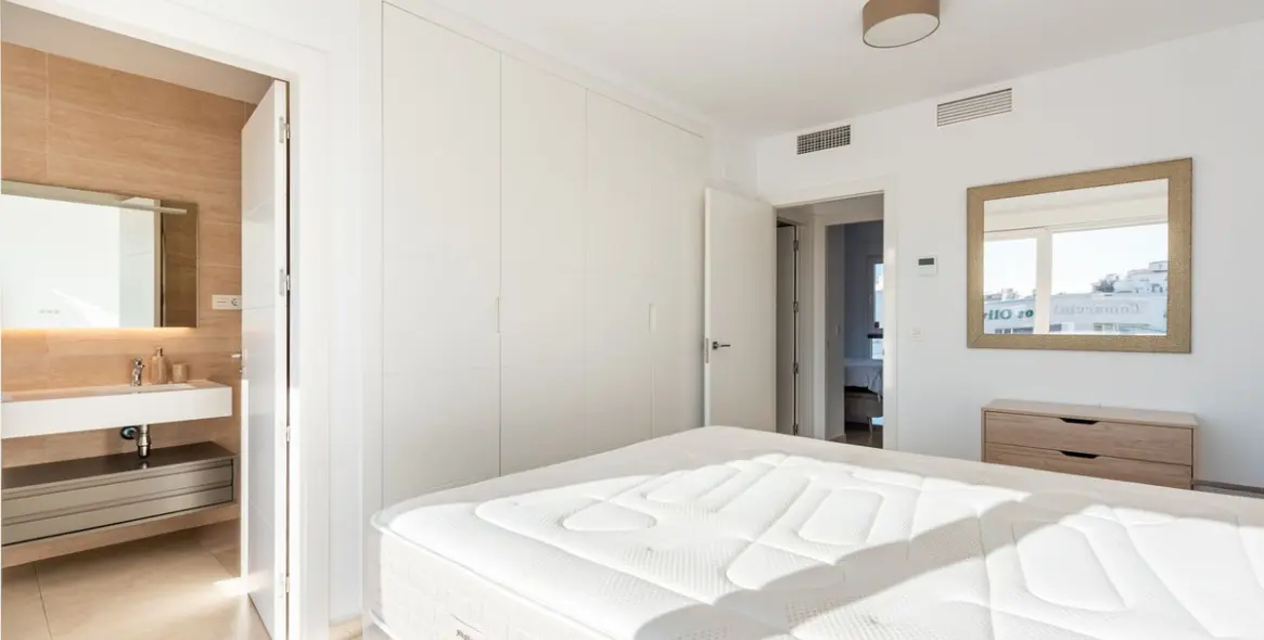 Sale of townhouse in Calahonda 14